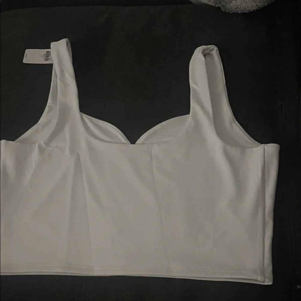 Express Cropped Tank Top - Picture 2 of 2